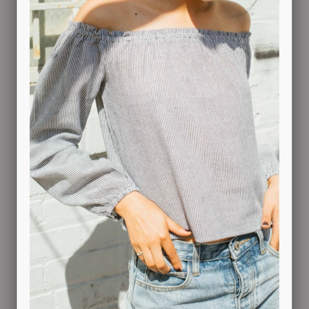 Brandy Melville off the shoulder top